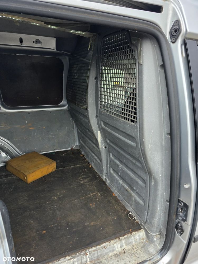 Volkswagen Caddy - 16