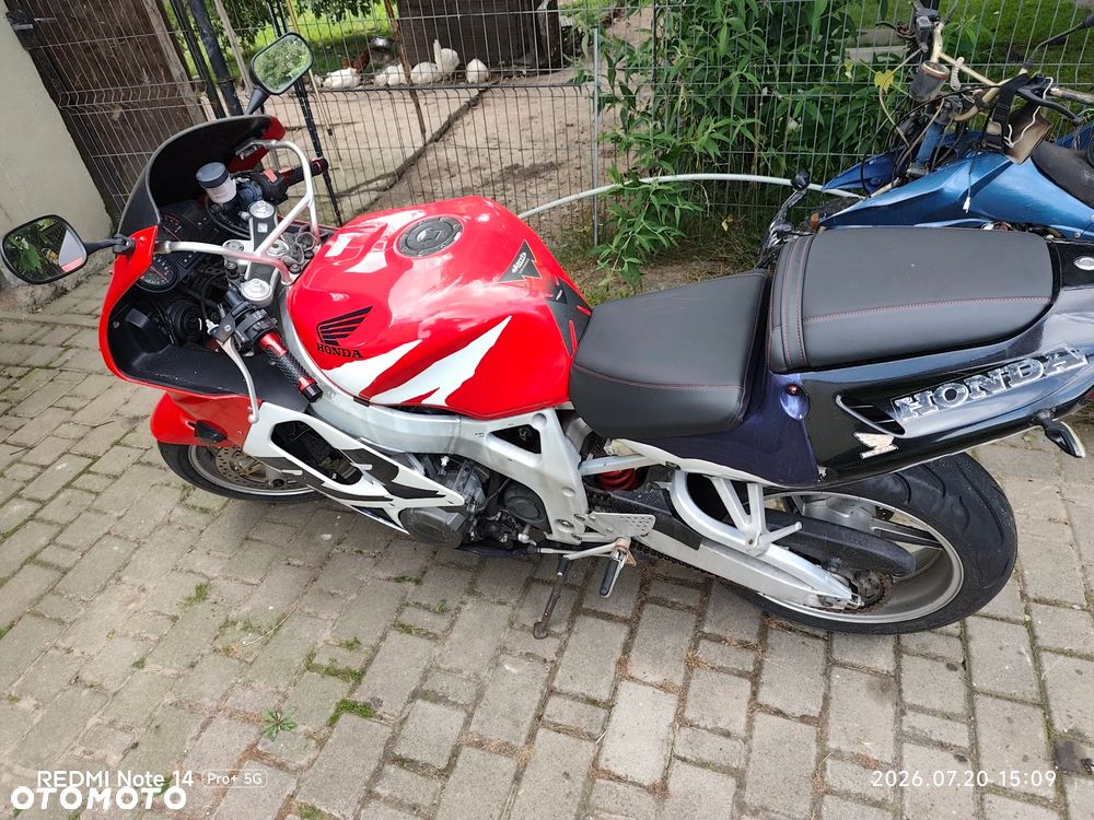 Honda CBR - 1