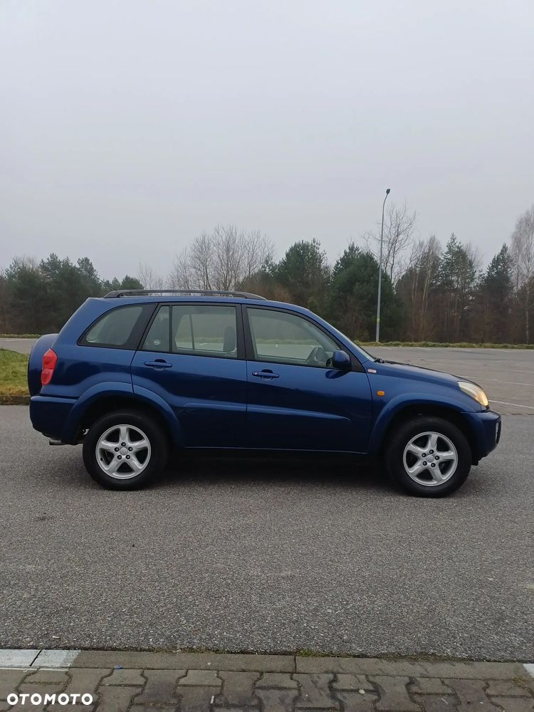 Toyota RAV4 2.0 VVT-i 4x4 - 4