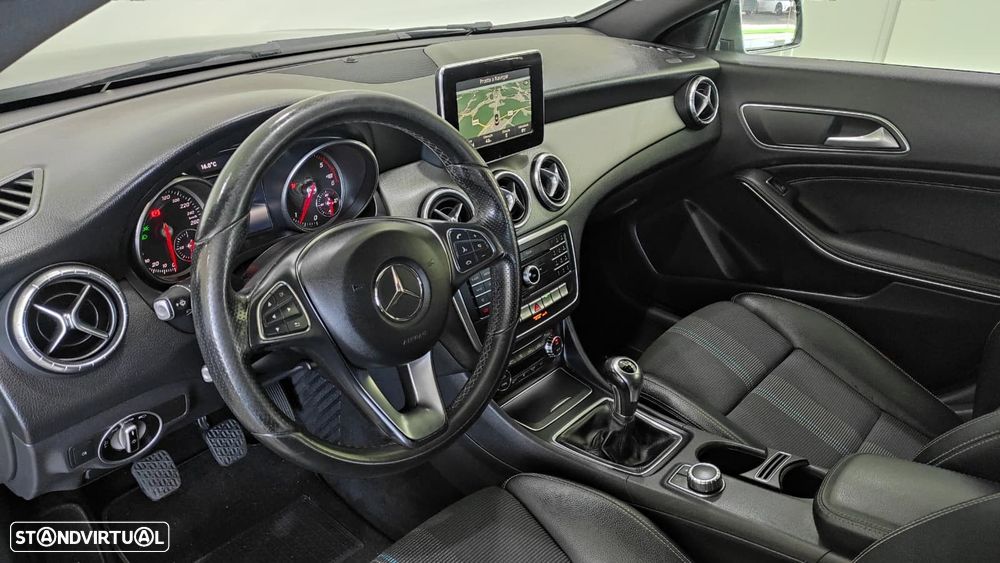 Mercedes-Benz CLA 200 d Shooting Brake AMG Line - 17