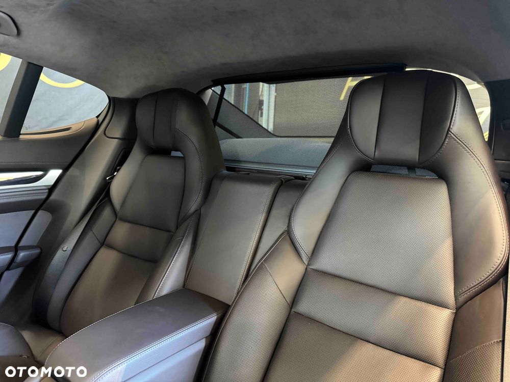 Porsche Panamera 4S Executive - 24