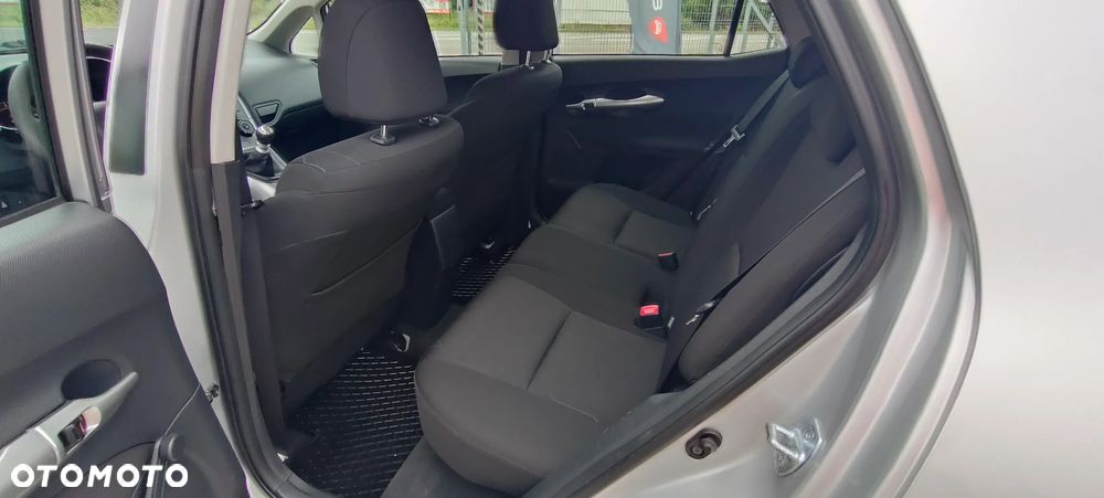 Toyota Auris 1.4 D-4D Terra - 16