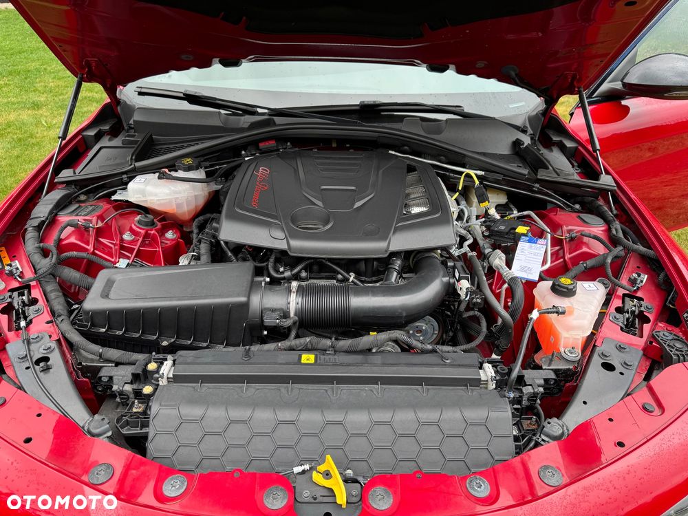 Alfa Romeo Giulia 2.0 Turbo Competizione Q4 - 13