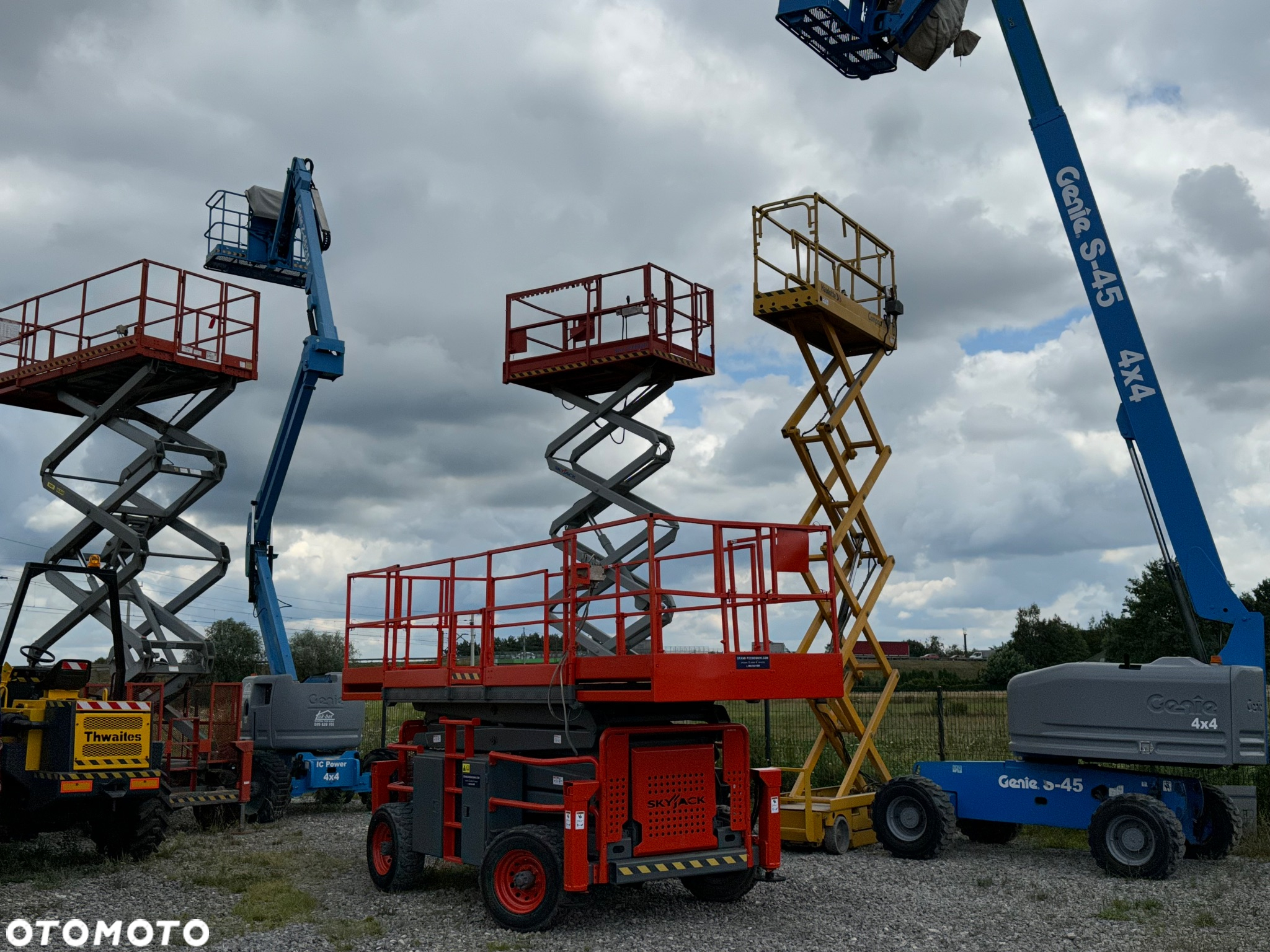 Skyjack 9250 4x4 podnośnik nożycowy podest silnik kubota - 3