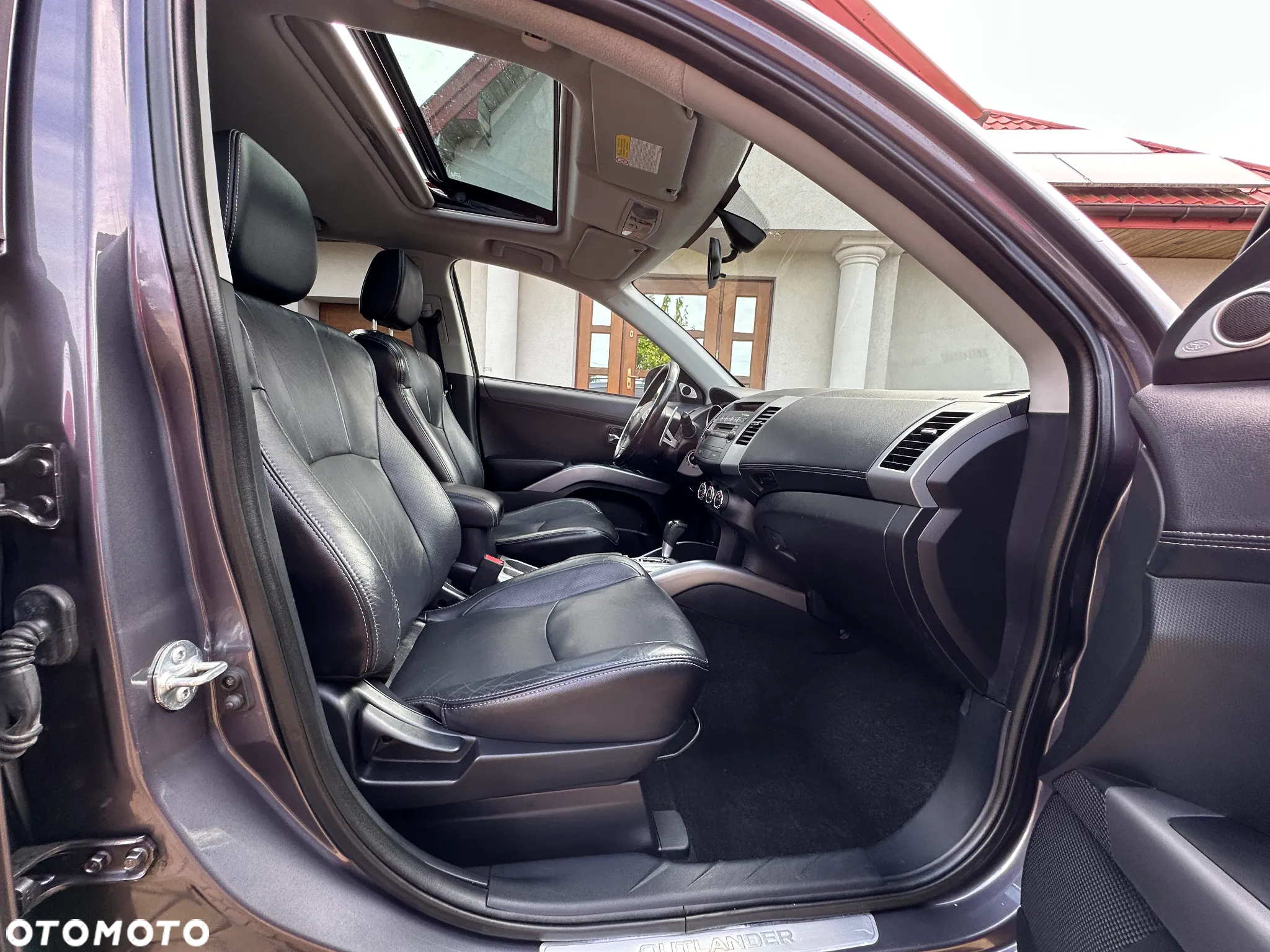 Mitsubishi Outlander - 23