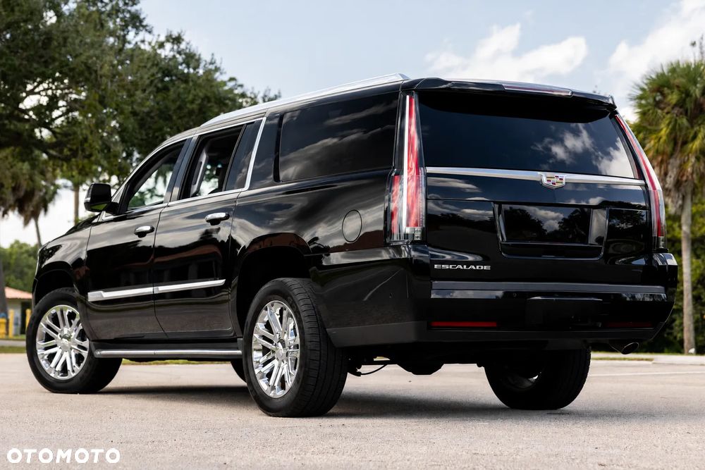 Cadillac Escalade - 8