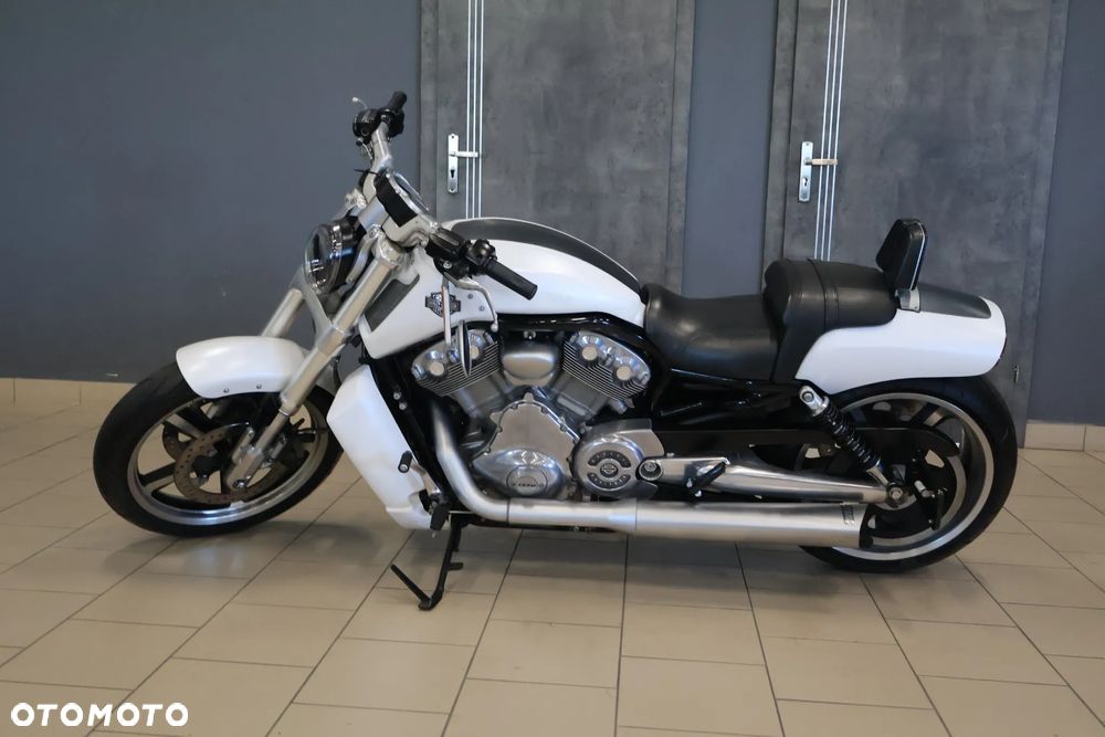 Harley-Davidson V-Rod Muscle - 2