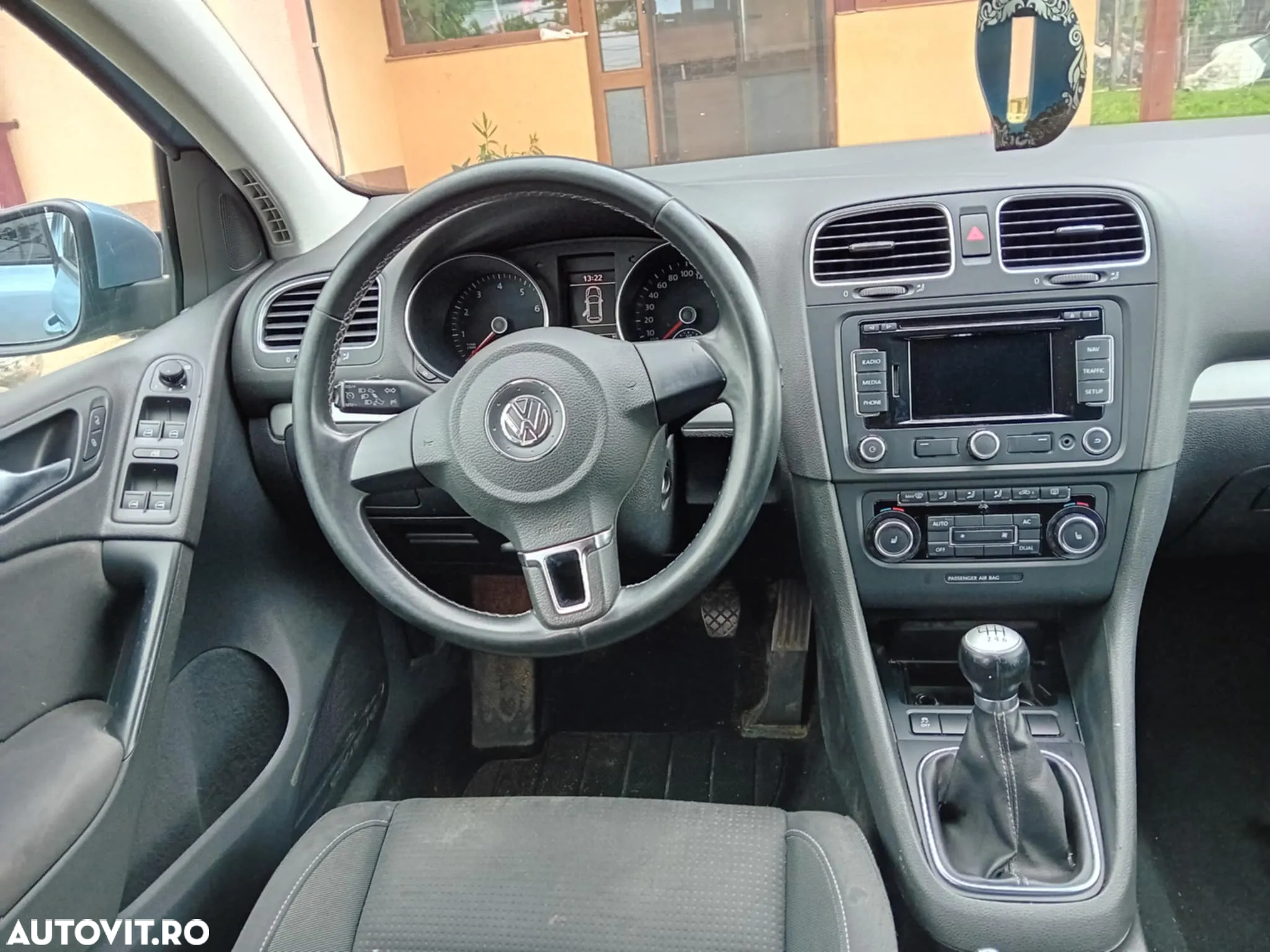 Volkswagen Golf - 6