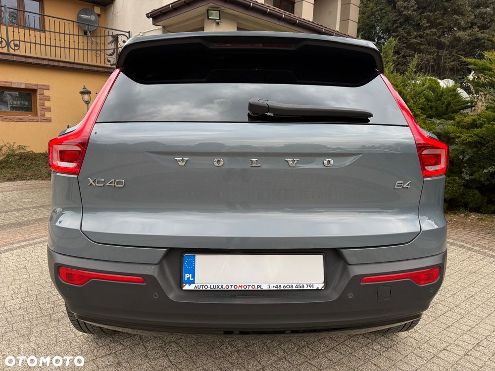 Volvo XC 40 B4 B DKG Ultra Dark - 13