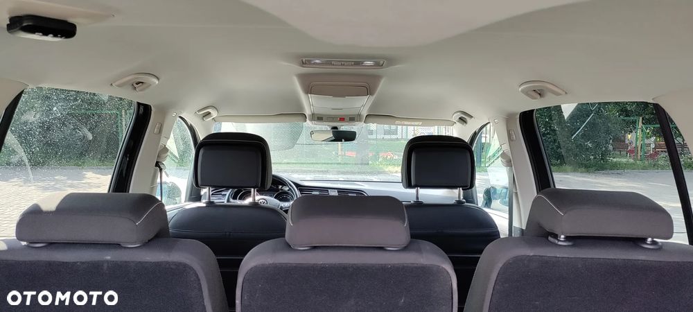 Volkswagen Touran 2.0 TDI SCR DSG ACTIVE - 10