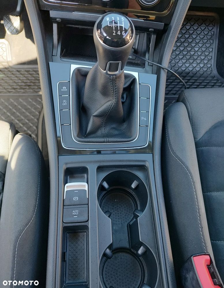 Volkswagen Golf Variant 1.4 TSI BMT Highline - 28