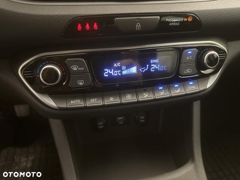 Hyundai i30 1.5 DPI Smart - 16