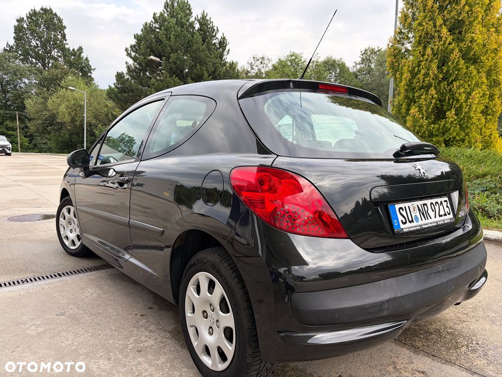Peugeot 207 1.4 16V Trendy - 3