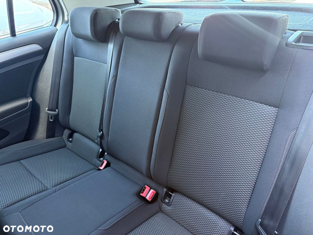 Volkswagen Golf - 14