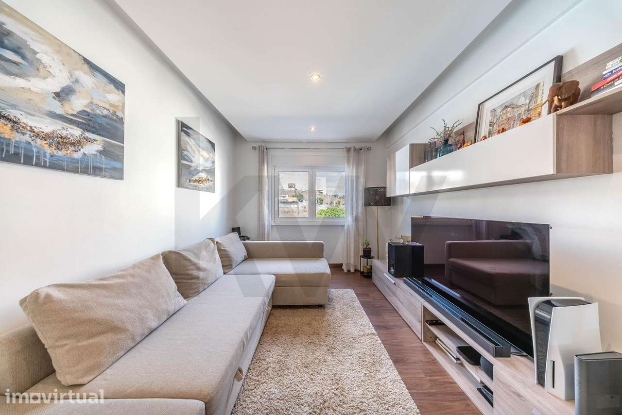 Apartamento T2 remodelado a 5 minutos da estação de Queluz-Belas - Grande imagem: 2/22