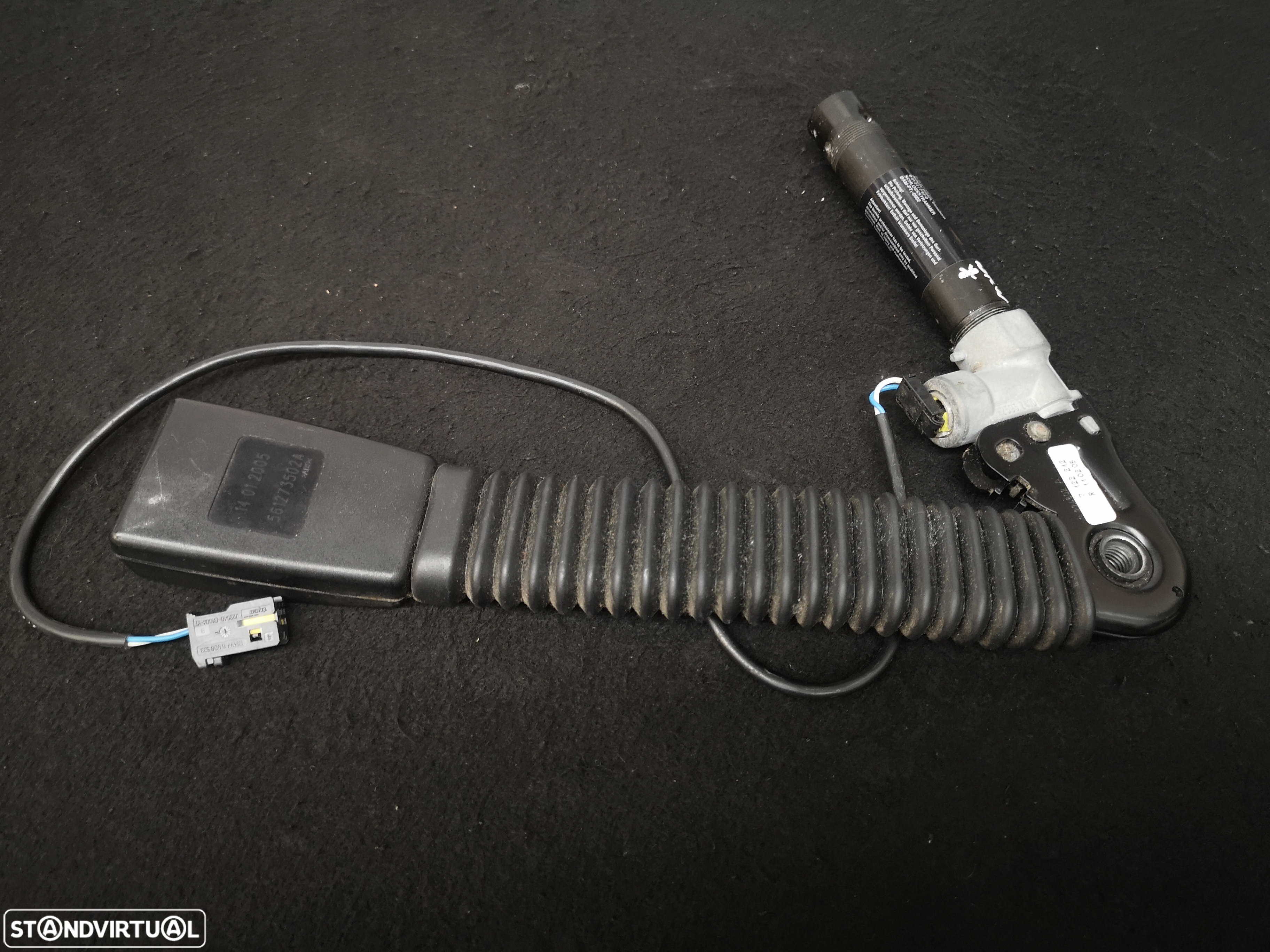 Cinto de Segurança frente direita  Pre-Tensor BMW7 E65 E66  2002+ - 2