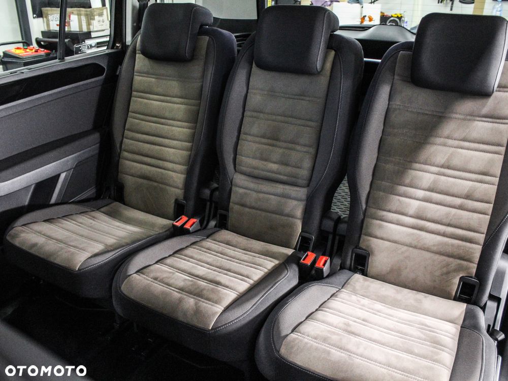 Volkswagen Touran 2.0 TDI BMT Highline - 13