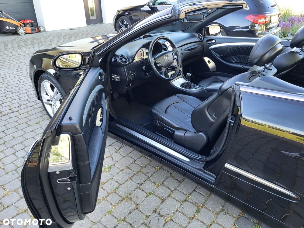 Mercedes-Benz CLK - 21