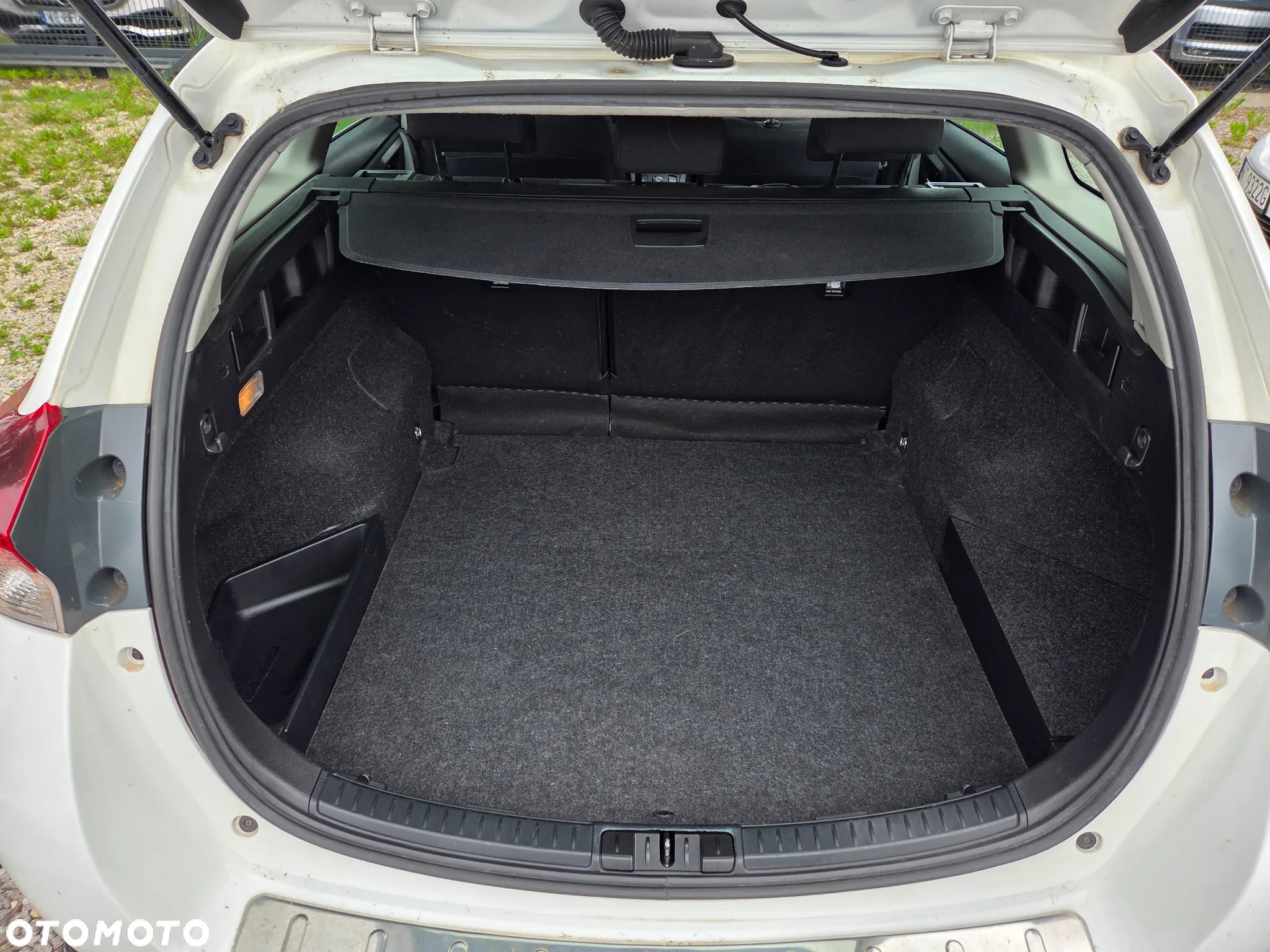 Toyota Auris 1.8 VVT-i Hybrid Automatik Touring Sports Edition - 12