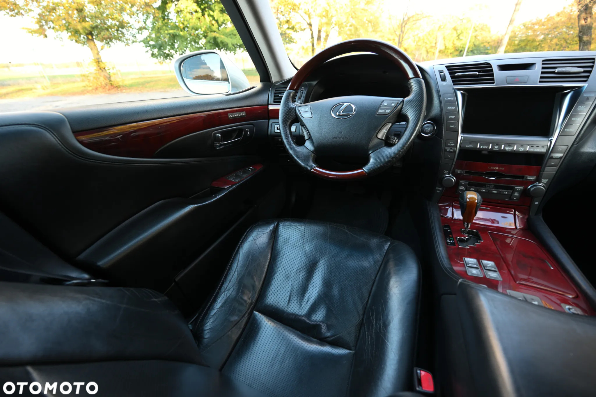 Lexus LS 460 Dynamic Line + Impression Line - 35