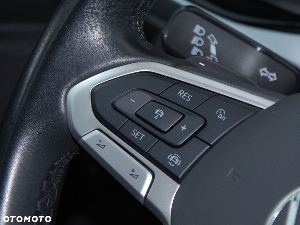 Volkswagen T-Roc 1.5 TSI Life DSG - 34