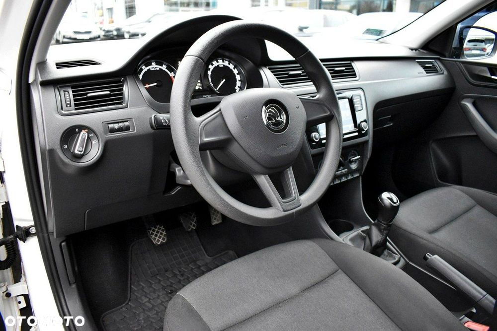 Skoda RAPID 1.0 TSI Active - 10