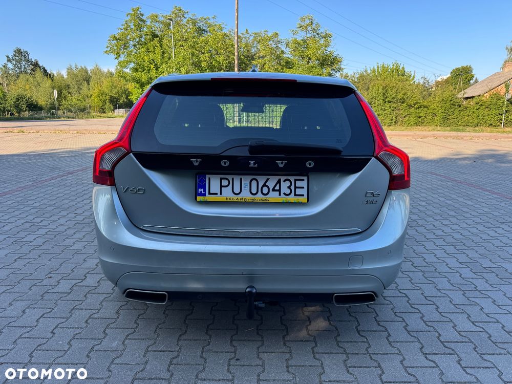 Volvo V60 D6 AWD Plug-in Hybrid Summum - 9