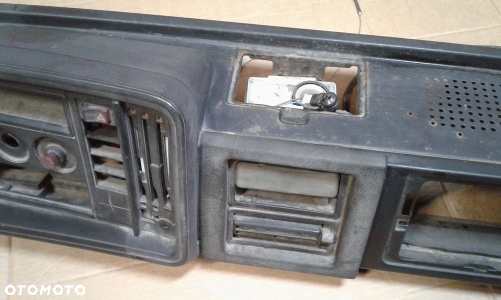 DESKA ROZDZIELCZA PULPIT VOLKSWAGEN VW LT 28 2.4 - 3