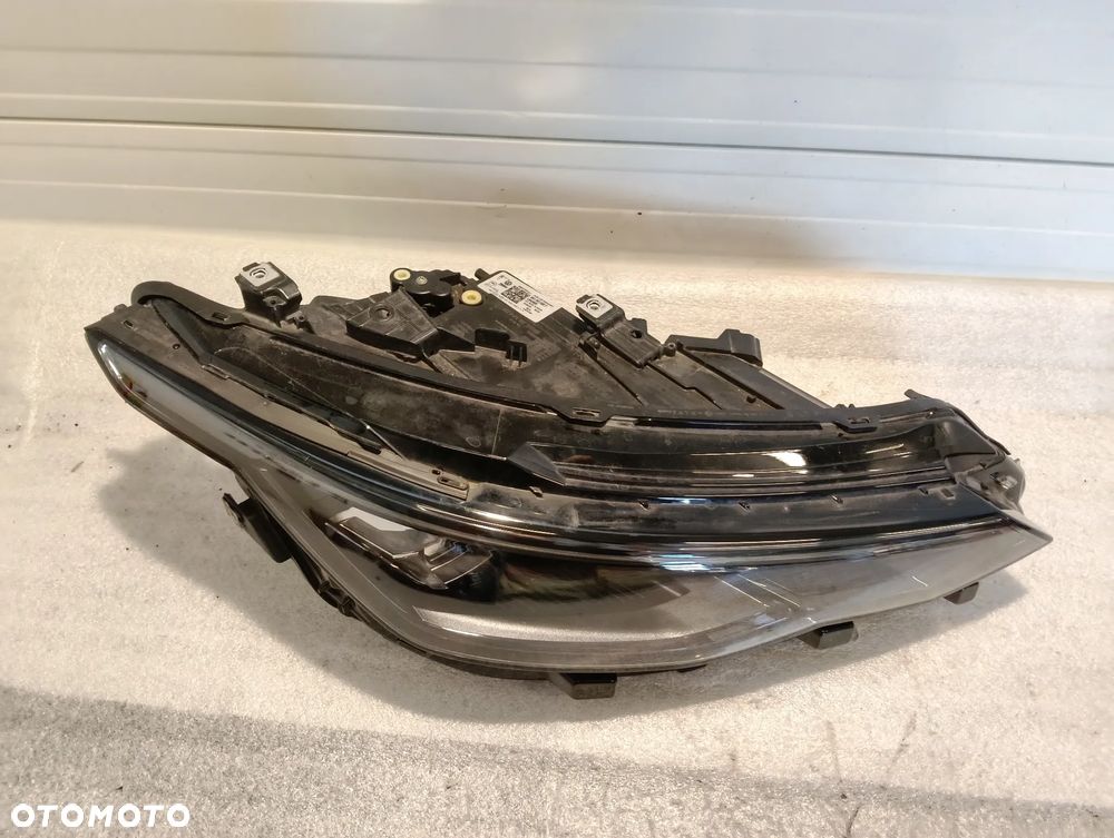 Volkswagen Golf VIII LIFT R LINE FULL LED PRZÓD STRONA PRAWA  5H1941060T - 5