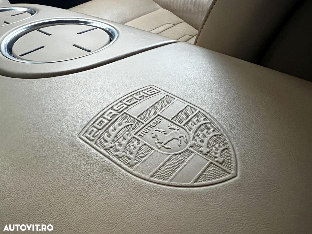 Porsche Panamera - 21