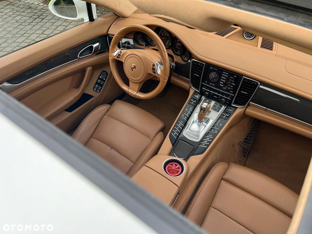 Porsche Panamera Turbo - 24
