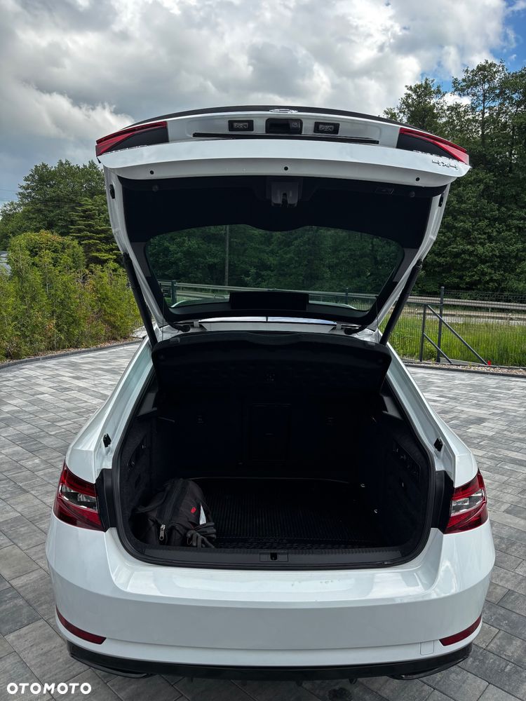Skoda Superb 2.0 TDI 4x4 Sportline DSG - 35