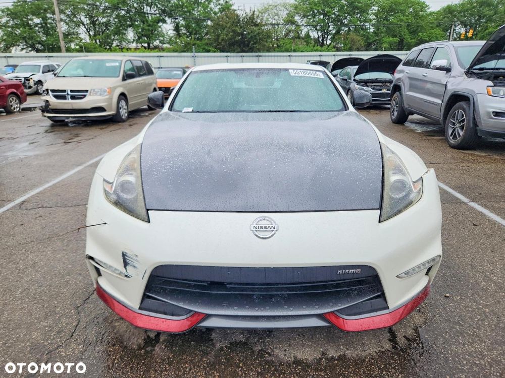 Nissan 370 Z - 2