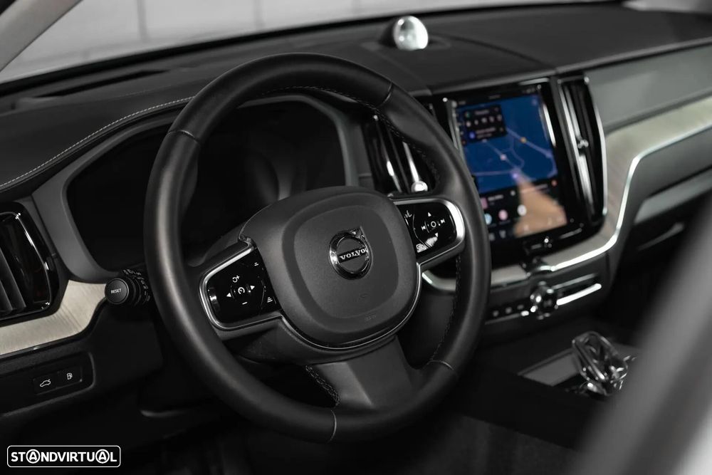 Volvo XC 60 T8 AWD Plus Black Edition - 32