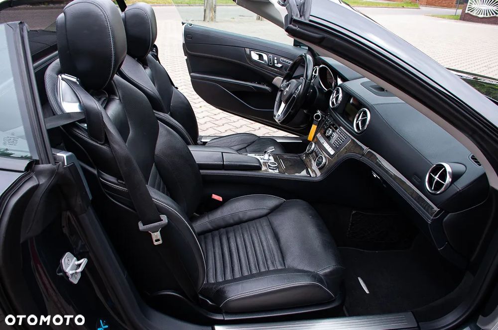 Mercedes-Benz SL - 22