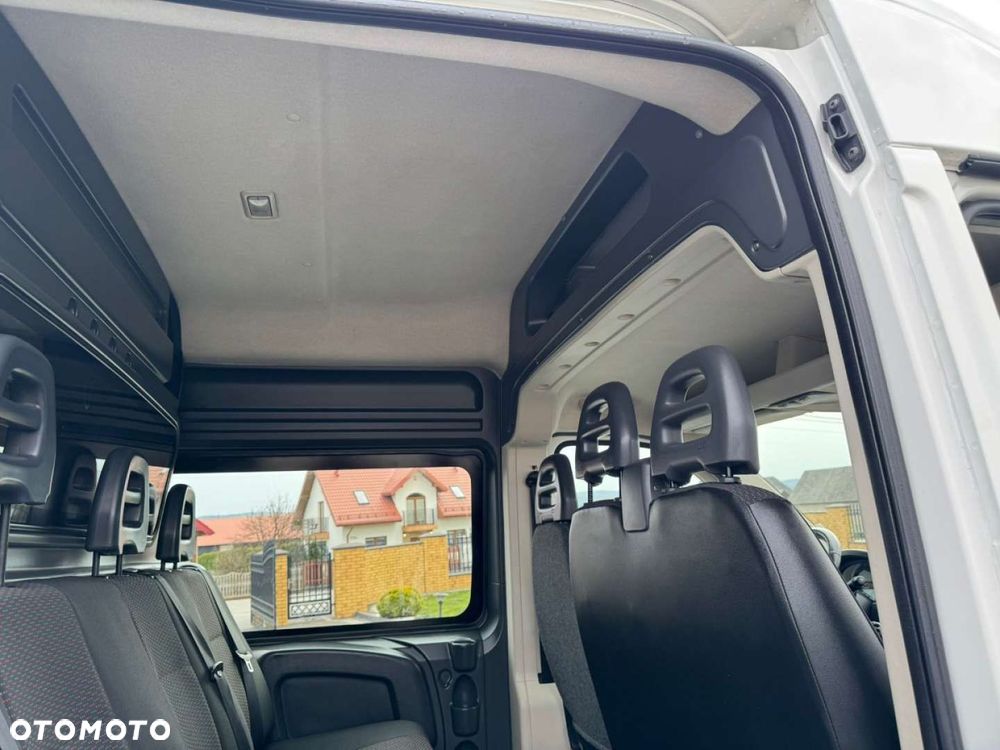 Peugeot Boxer  Maxi  7-osobowy - 40