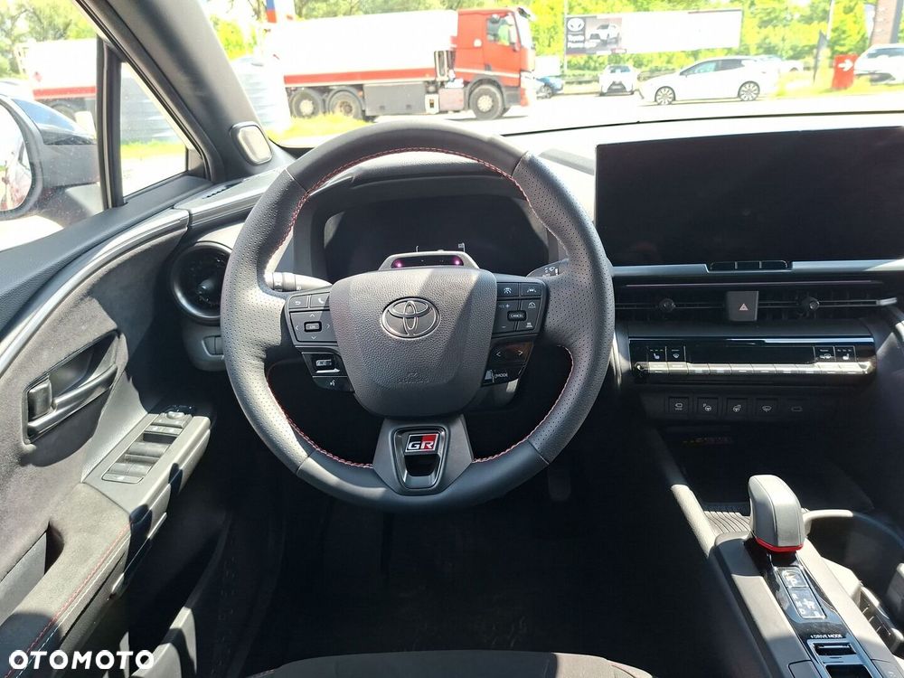 Toyota C-HR - 12