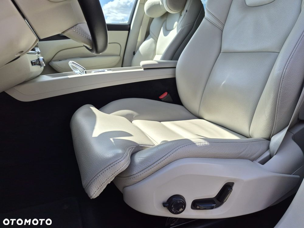 Volvo XC 60 B4 B Inscription - 17