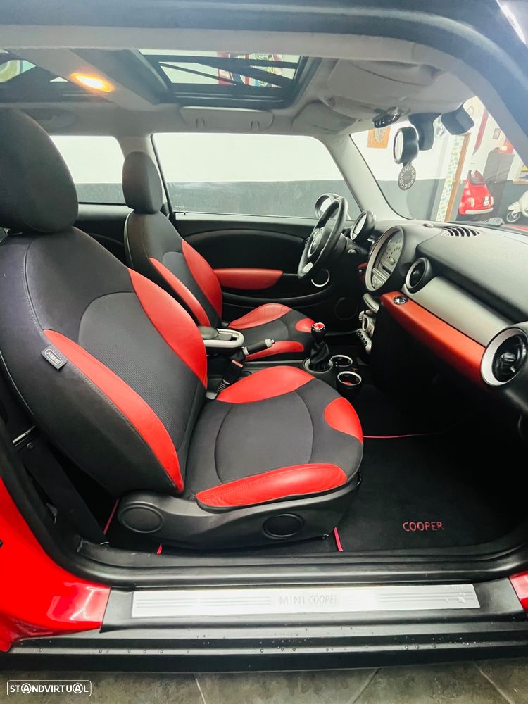 MINI 3 Portas Cooper D - 25