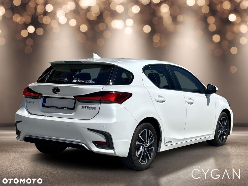 Lexus CT - 7