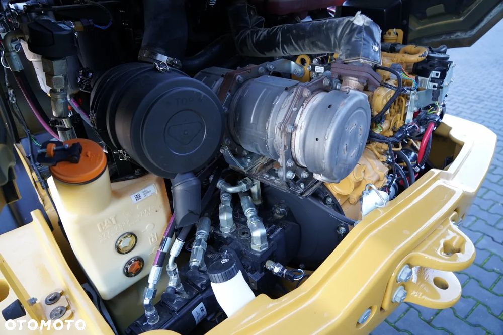 Caterpillar 906M / ŁADOWARKA KOŁOWA / 2020 ROK / ŁYŻKA SZCZĘKOWA / - 25