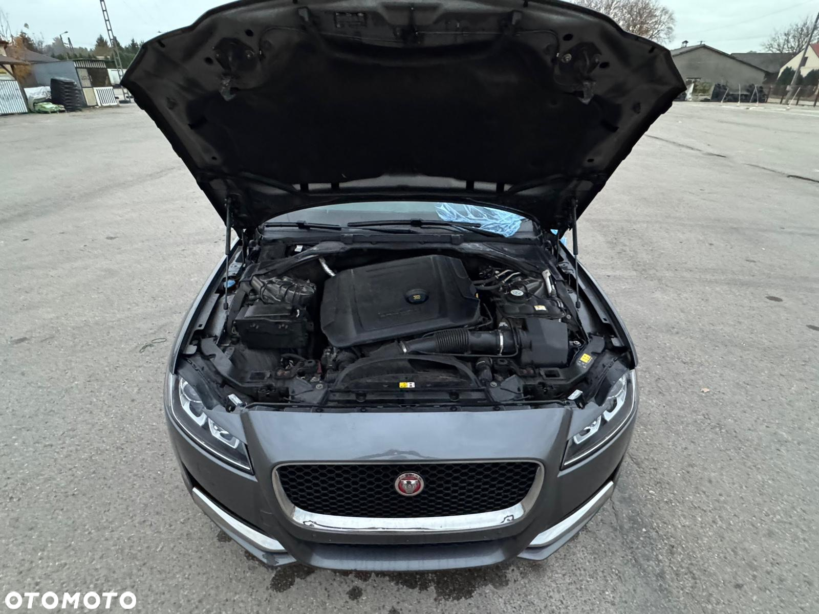 Jaguar XF E-Performance Prestige - 33