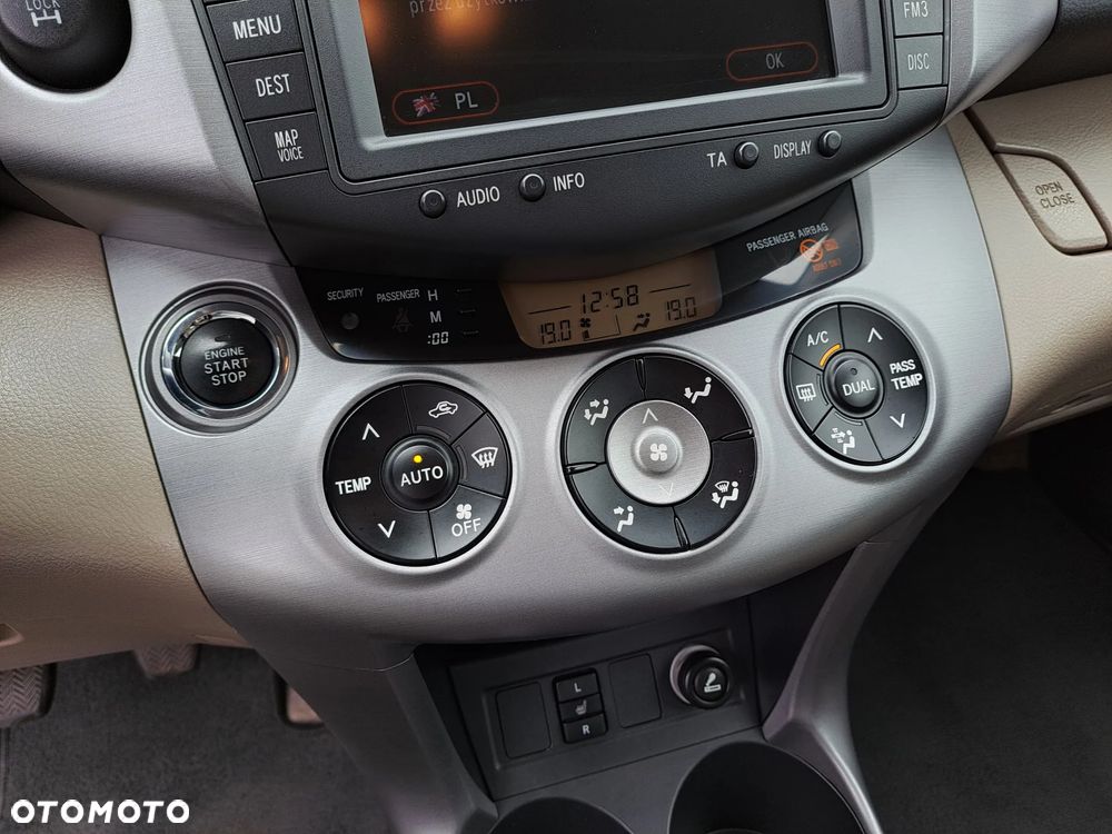 Toyota RAV4 - 34