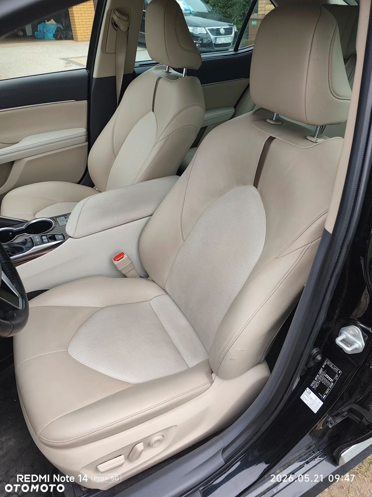 Toyota Camry 2.5 Hybrid Executive CVT - 35