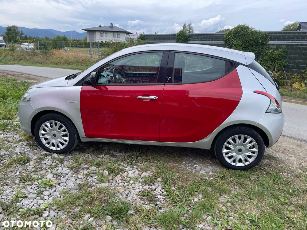 Lancia Ypsilon - 6