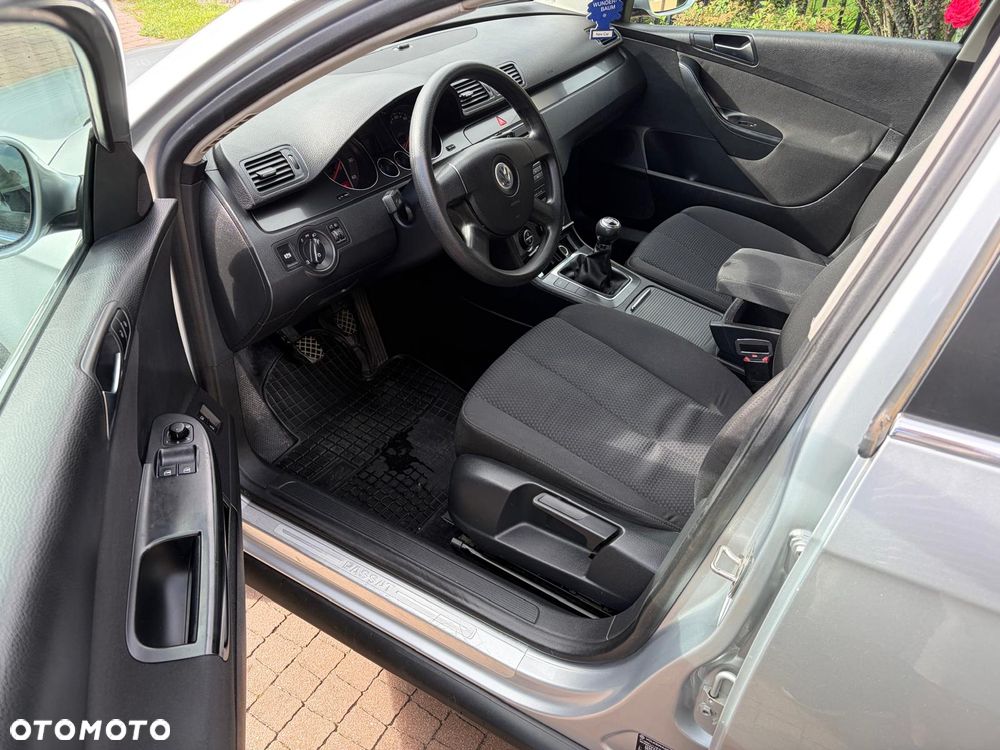 Volkswagen Passat 1.9 TDI Comfortline - 10