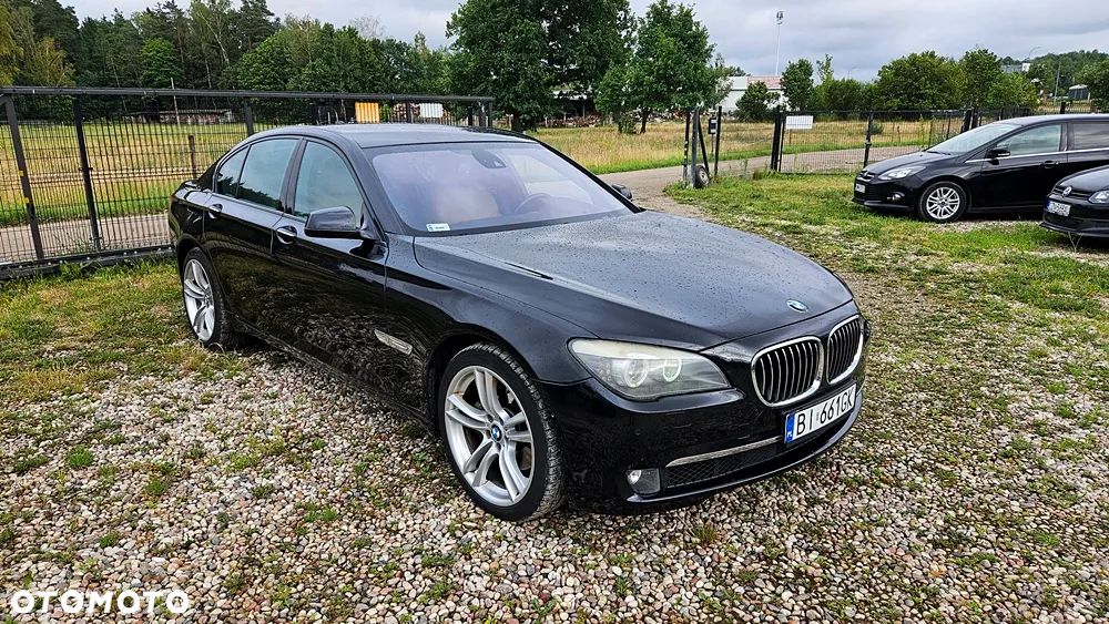 BMW Seria 7 740i - 1