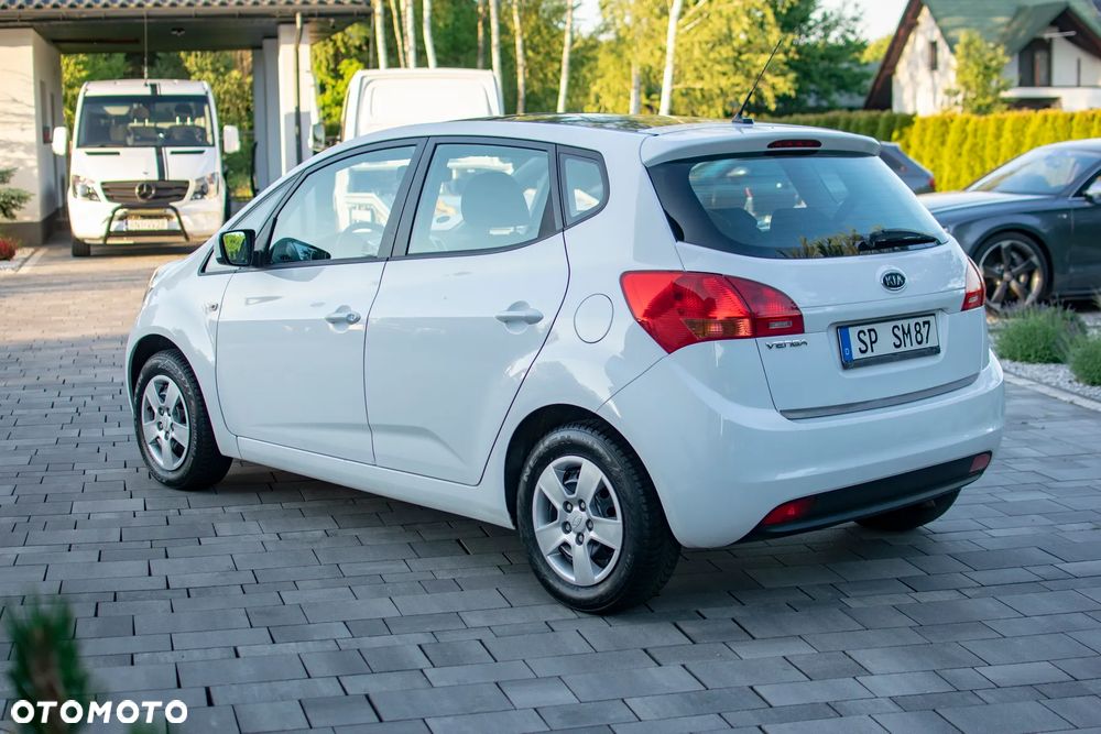 Kia Venga - 14