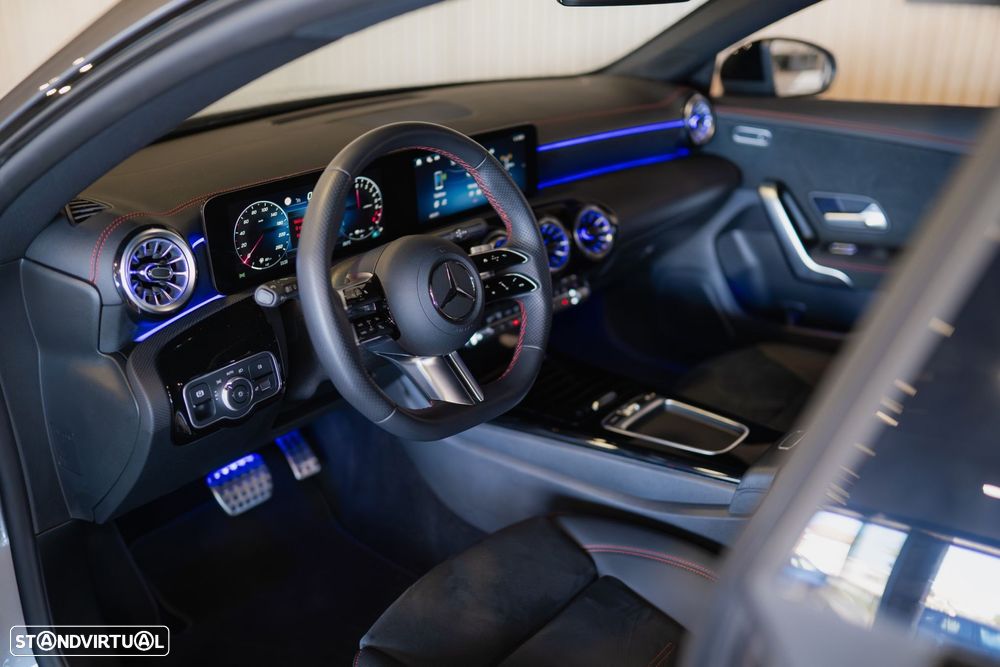 Mercedes-Benz CLA 250 e Shooting Brake AMG Line - 17