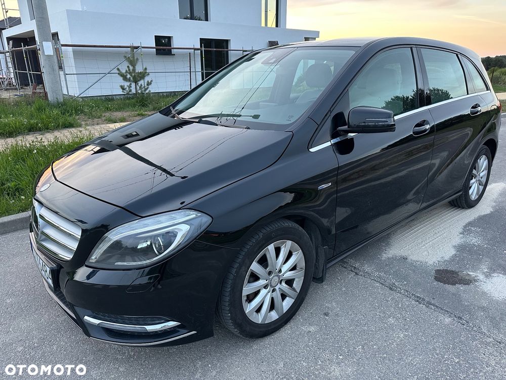 Mercedes-Benz Klasa B 180 BlueEFFICIENCY Edition Style - 3